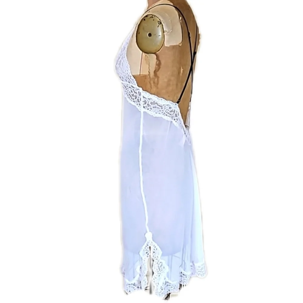 VICTORIA'S SECRET sheer, lacy chemise size Medium